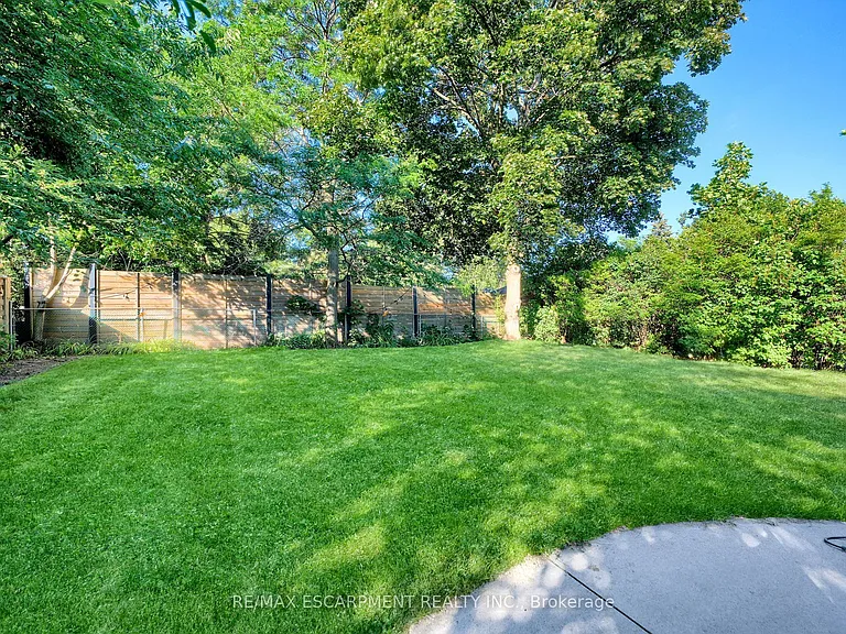 2506 Yarmouth Cres — Photo 34