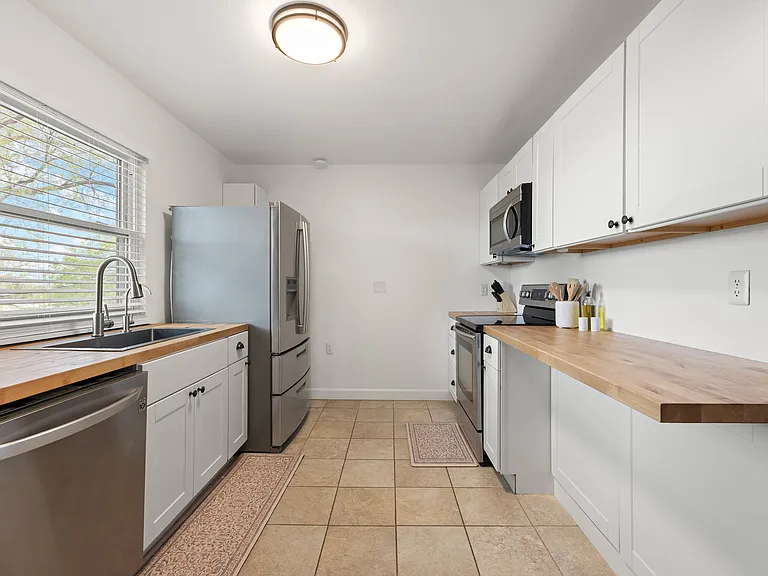 2421 N Sage St #A — Photo 11