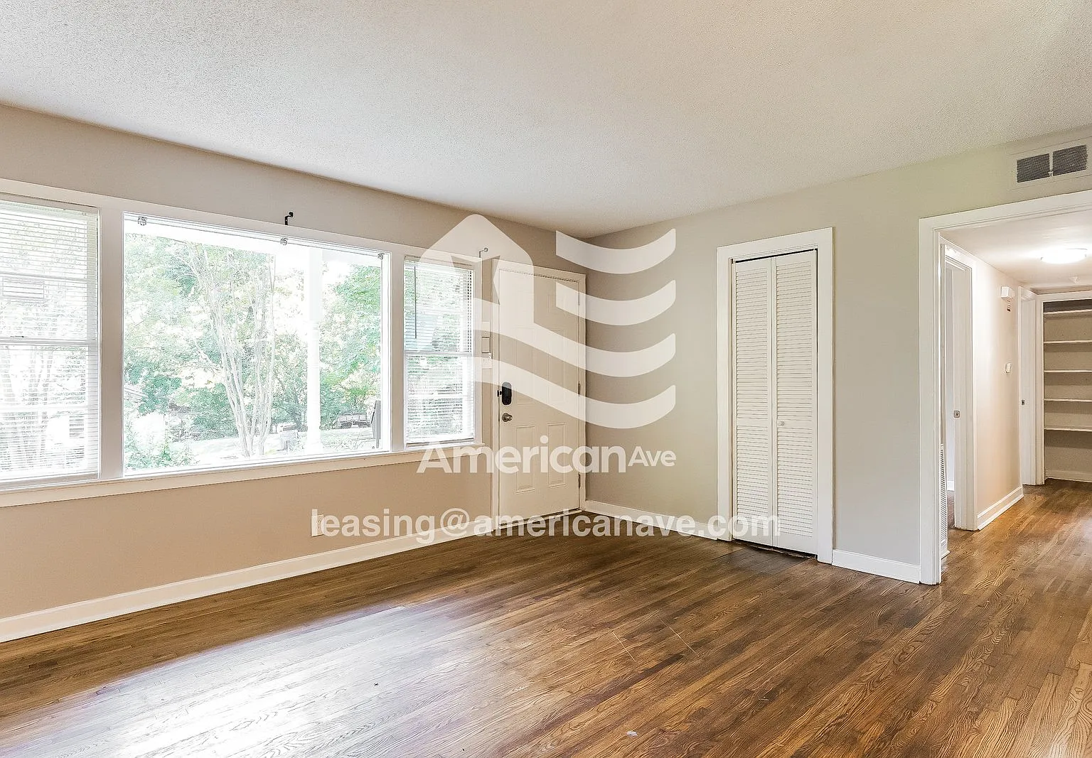 3 bed, 1.5 bath, 1379 sqft, $1,397 — Photo 3
