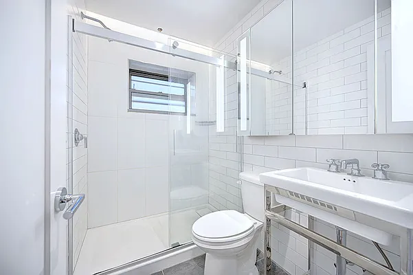 Rented by Urbane Brokerage | media 7