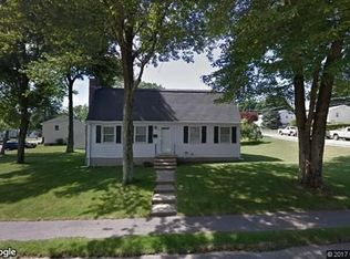 9 Saint Catherines Rd, Norwood, MA 02062