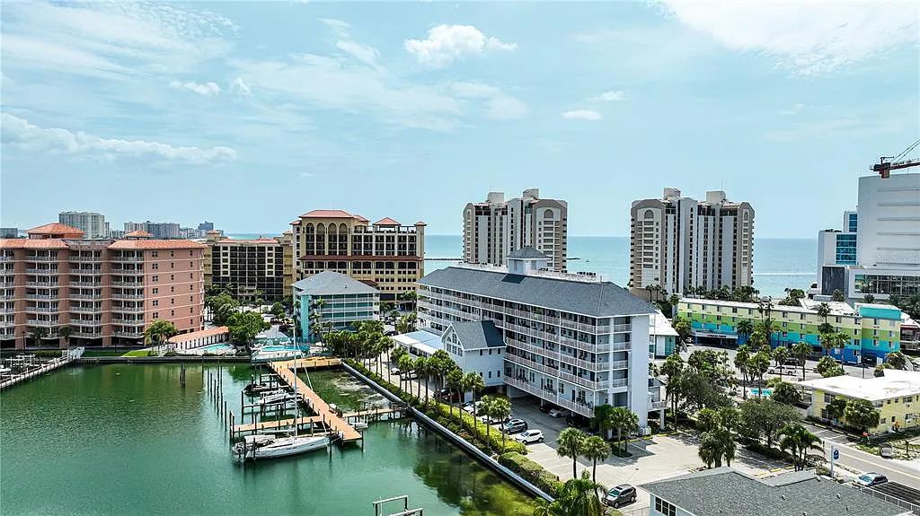2 bed, 2.0 bath, 1500 sqft, $3,000 — Photo 2