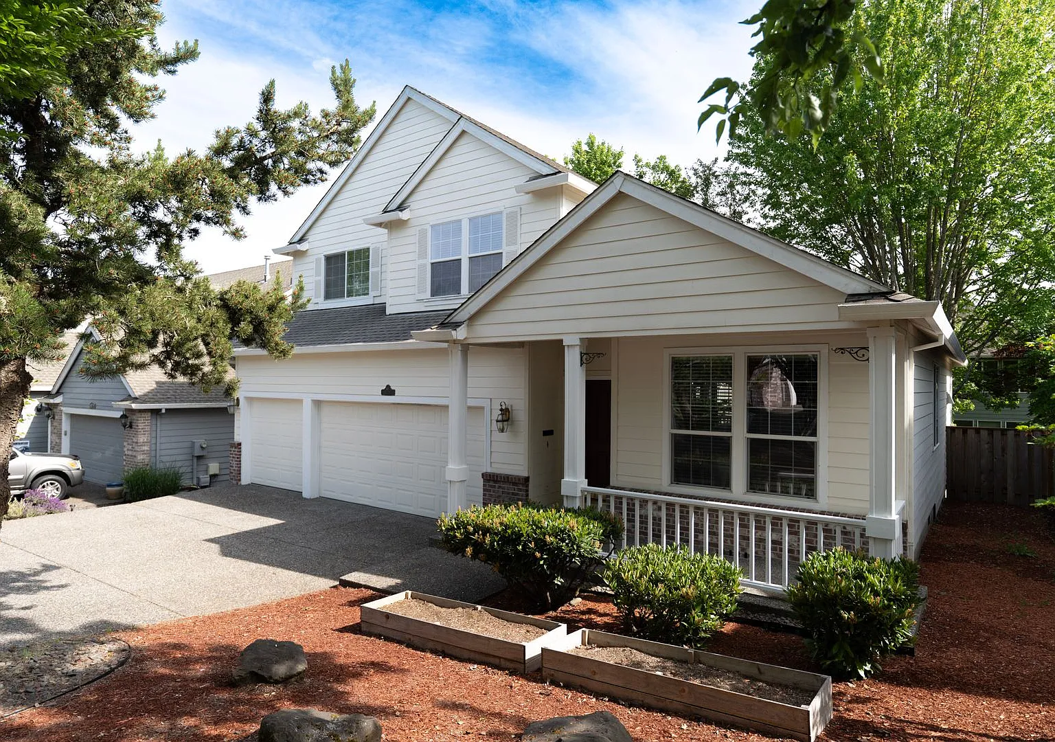 16130 SW Loon Drive - Beautifully Refreshed Home — Photo 3