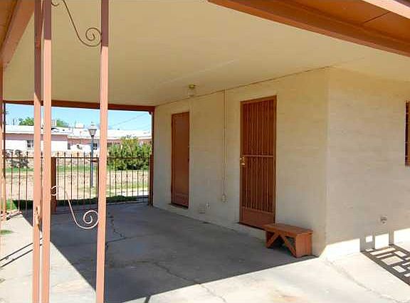 2nd image of 525 Alicia Dr
