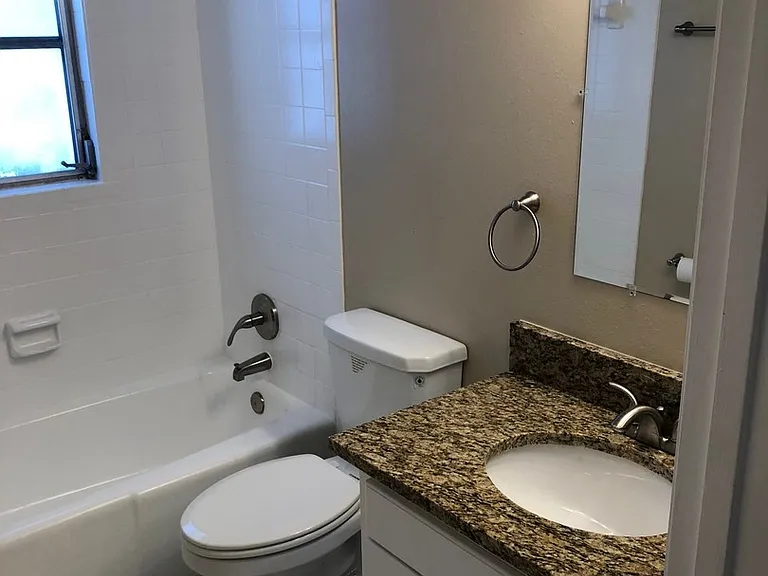 Citadel Apartments of Sarasota — Photo 7