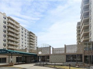 450 Shore Rd APT 4C, Long Beach, NY 11561