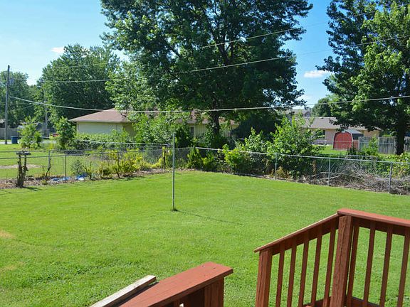 5th image of 403 E Scott Wayne Dr