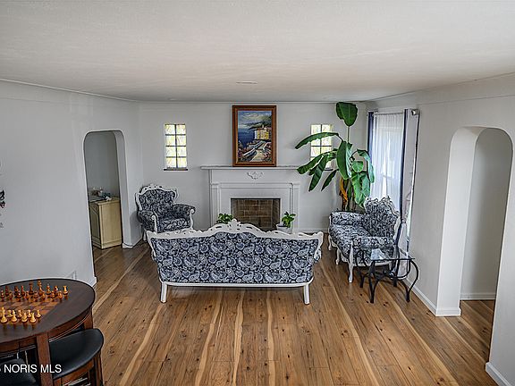 5th image of 1450 S Lallendorf Rd