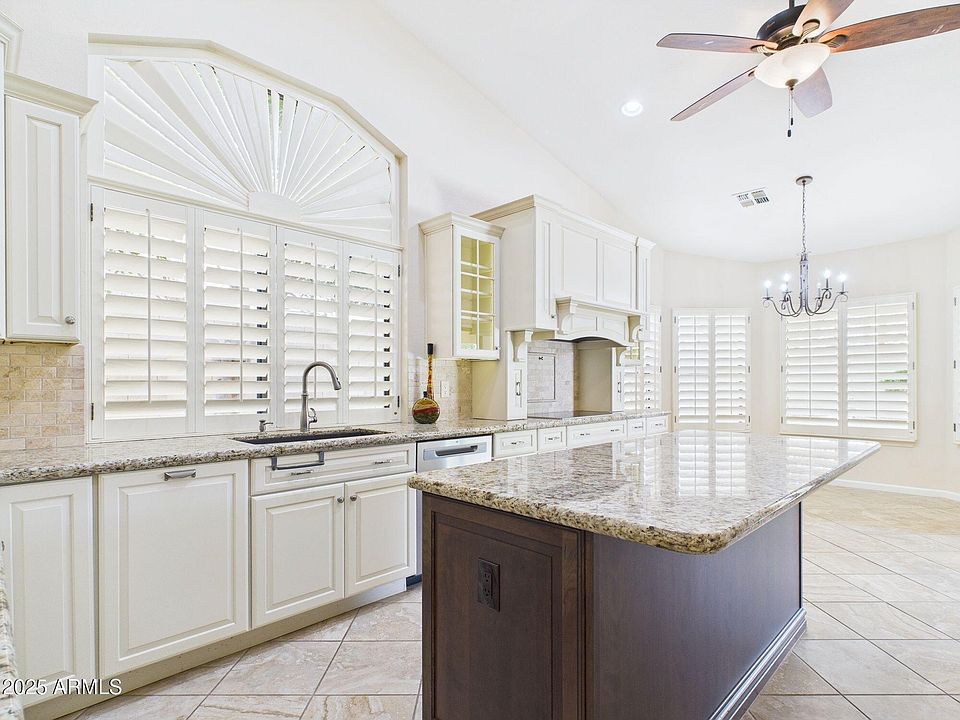 1st image of 1635 W WISTERIA Drive