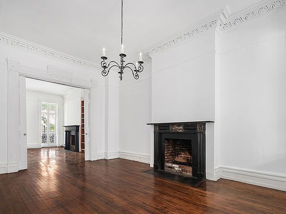 4th image of 124 W Washington Pl