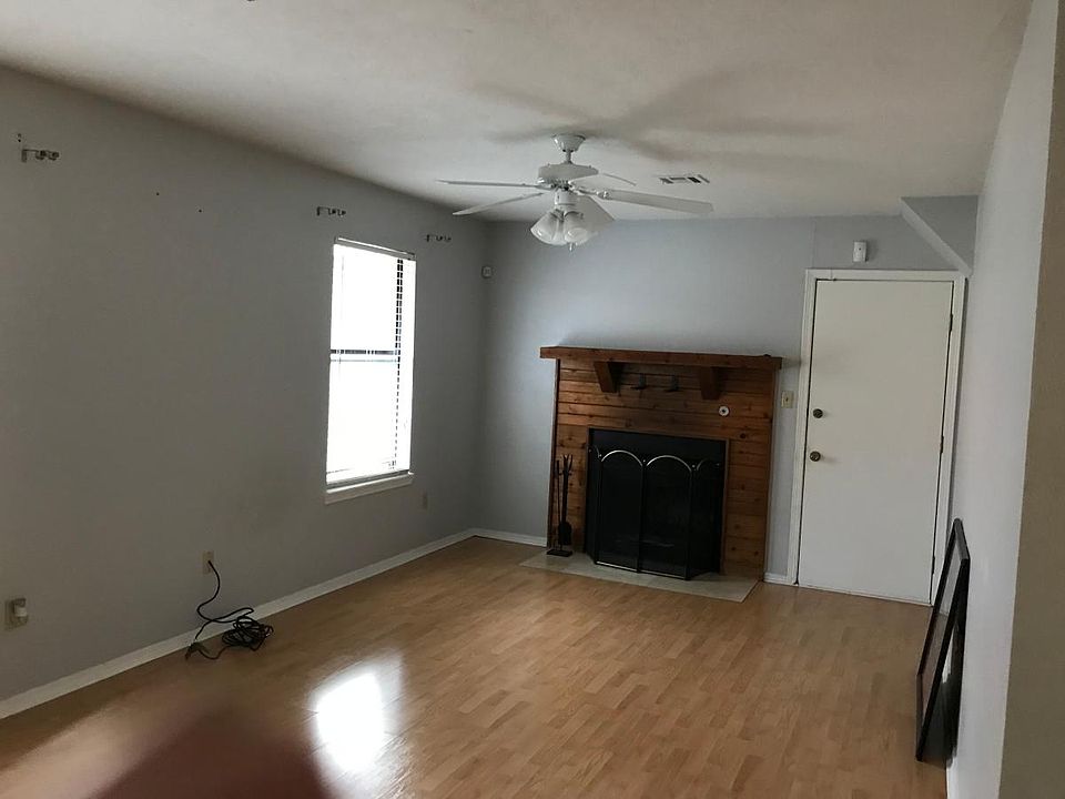 2nd image of 2703 NW Friar Tuck Ln