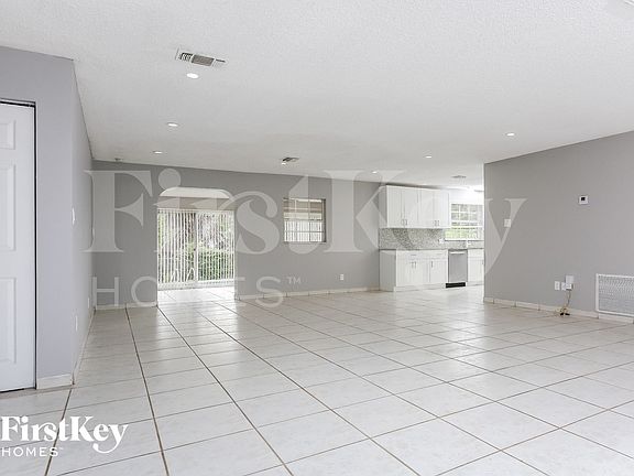 4th image of 4006 NW 76th Ave