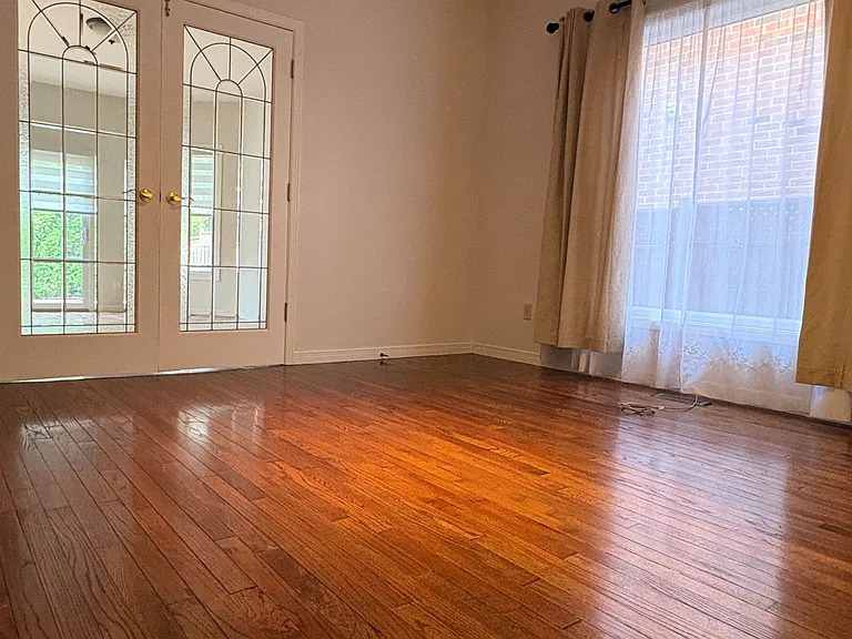 2323 Towne Blvd — Photo 9