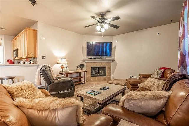 8957 Silent Brook Ln — Photo 12