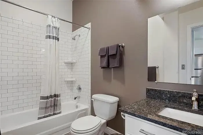 3233 Vallejo St #1A — Photo 9