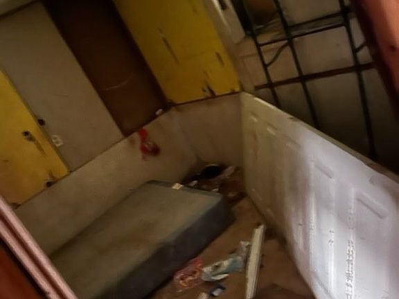 4th image of 13915 Harding Ave