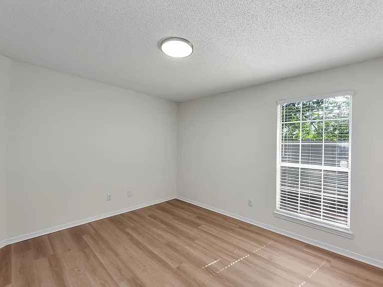 Northridge Apartments — Photo 10
