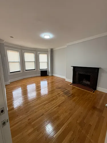 587 Beacon St #5A Photo 1