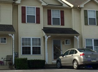 666 Walnut Tree Dr, Blandon, PA 19510