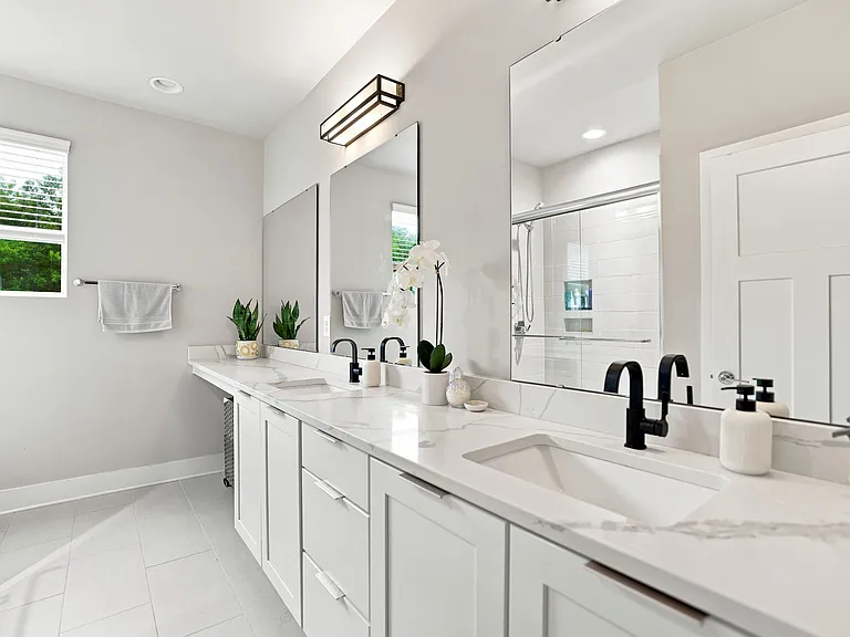 340 Uptown West Dr — Photo 9
