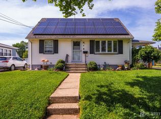 86 Lawrence St, Fords, NJ 08863