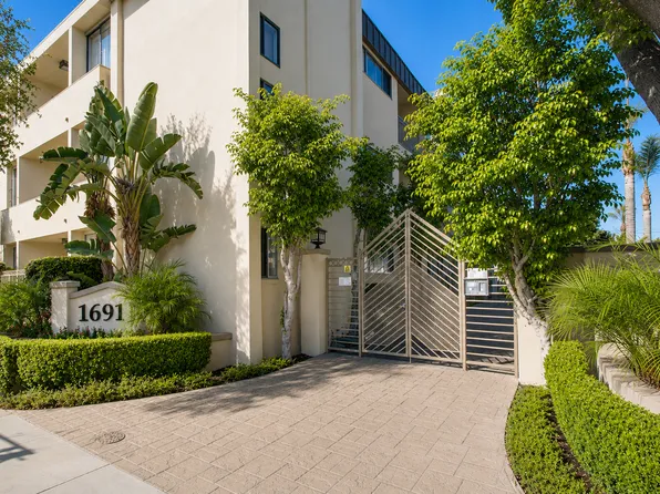 Balboa Court