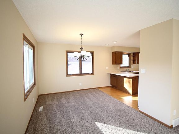 4th image of 1670 Pleasantview Dr