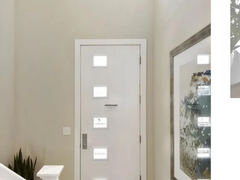 Entry with double high ceiling.