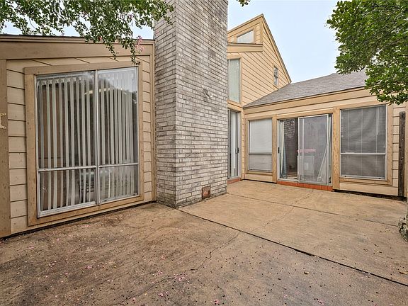 3rd image of 3610 Woodbridge Dr