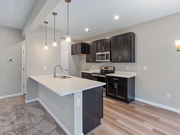 3rd image of 1324 Parkside Dr