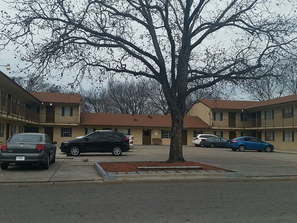1st image of 208 Veterans Ave #105
