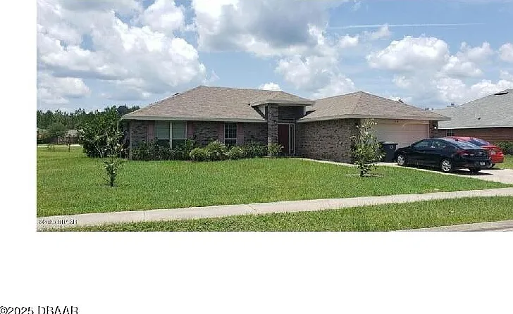 4 bed, 2.0 bath, 1815 sqft, $2,500 — Photo 1