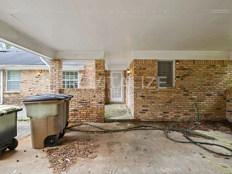 1211 Vendome Dr W — Photo 7
