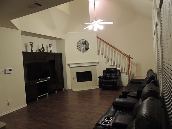 3rd image of 6601 Fairglen Dr
