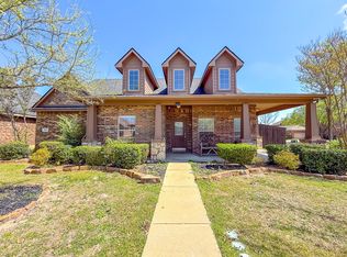 100 Timbershade Dr, Red Oak, TX