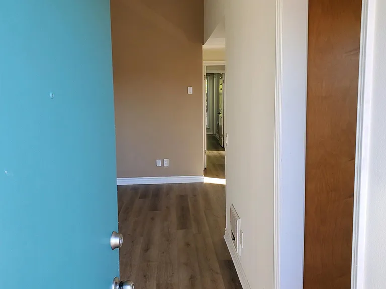 725 Domingo Dr — Photo 3