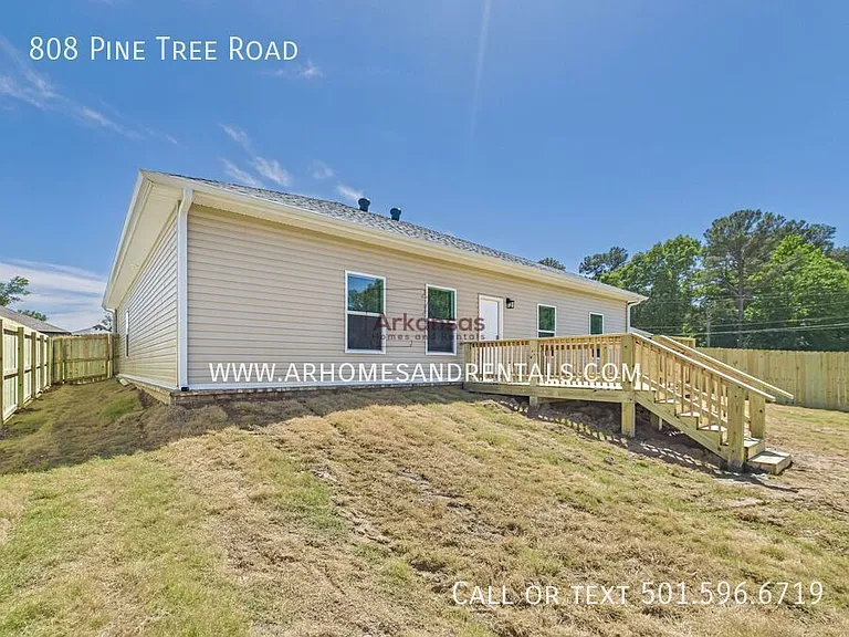808 Pine Tree Rd — Photo 15