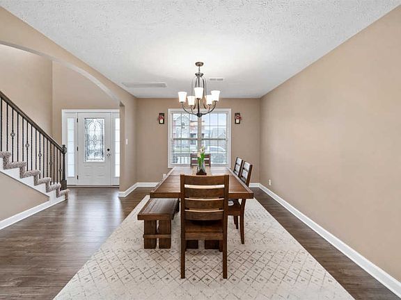 4th image of 3764 Windhaven Dr