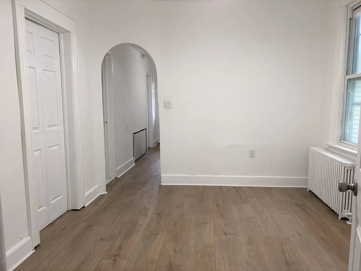 3 bed, $2,300 — Photo 2