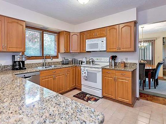 4th image of 5283 Bear Lake Dr
