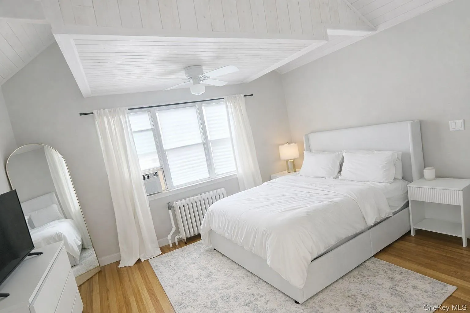 4 bed, 2.0 bath, 1507 sqft, $5,500 — Photo 3