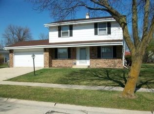 8800 W Petersik St, Milwaukee, WI 53224