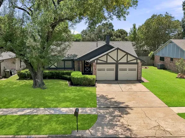 13539 Brook Hollow Dr, Sugar Land, TX 77498