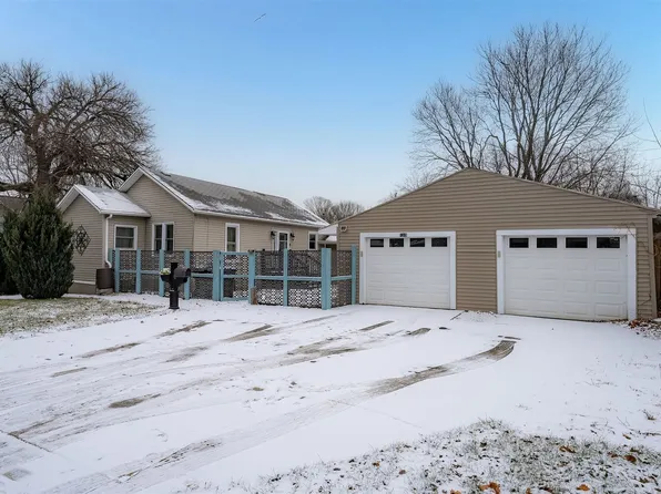 1315 N Linden St, Bloomington, IL 61701