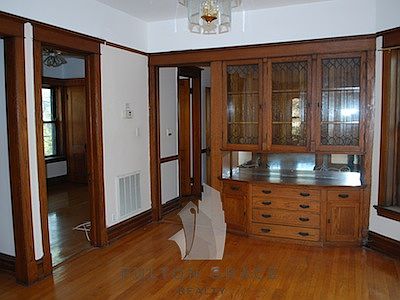 2nd image of 3721 N Greenview Ave #3