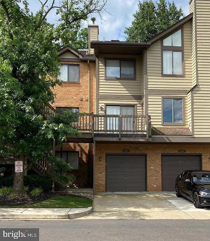 2 bed, 2.0 bath, 1764 sqft, $2,700 — Photo 1
