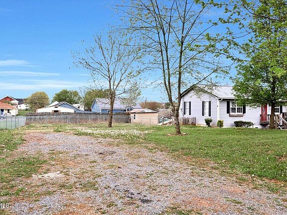 4th image of 1011 Stonegate Rd