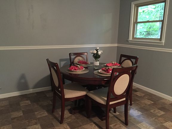 3rd image of 317 Moore Cir NE