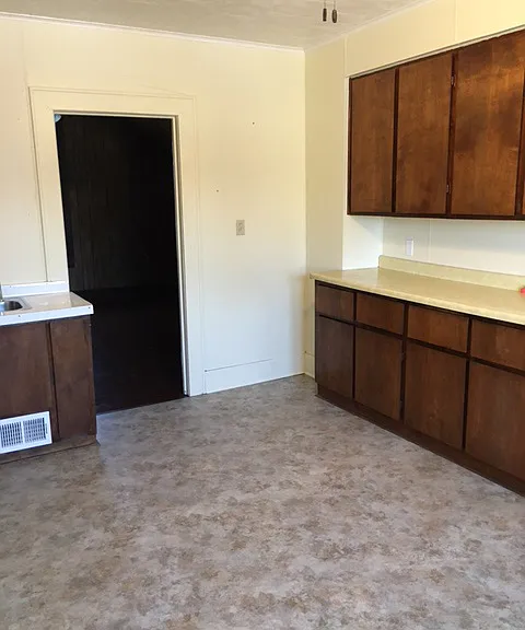 1018 Lockwood St #3 — Photo 2