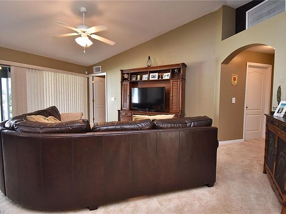 5th image of 2140 Chiquita Blvd N